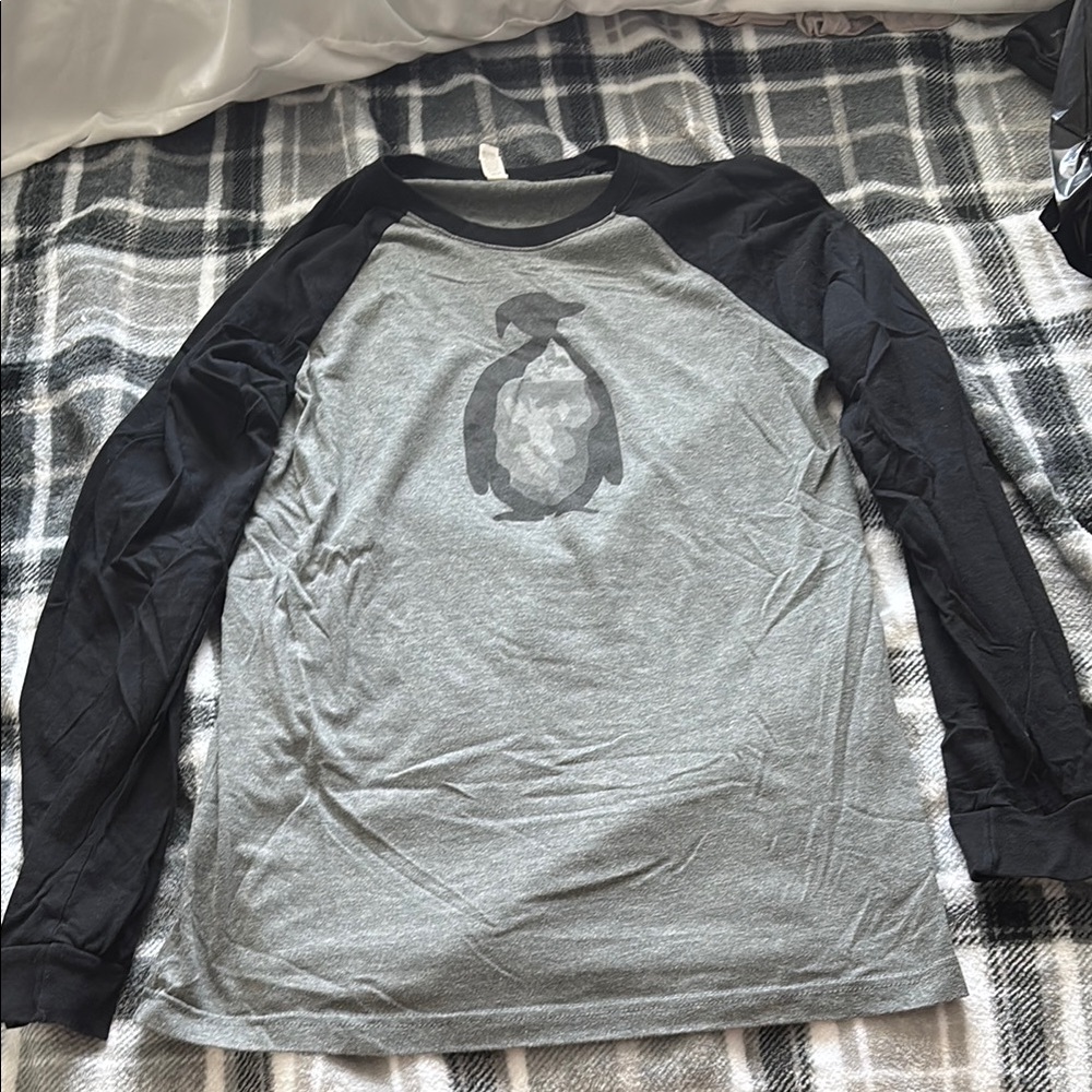 Happy Earth long sleeve penguin tee